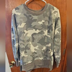 Women's camo sweatshirt size M
